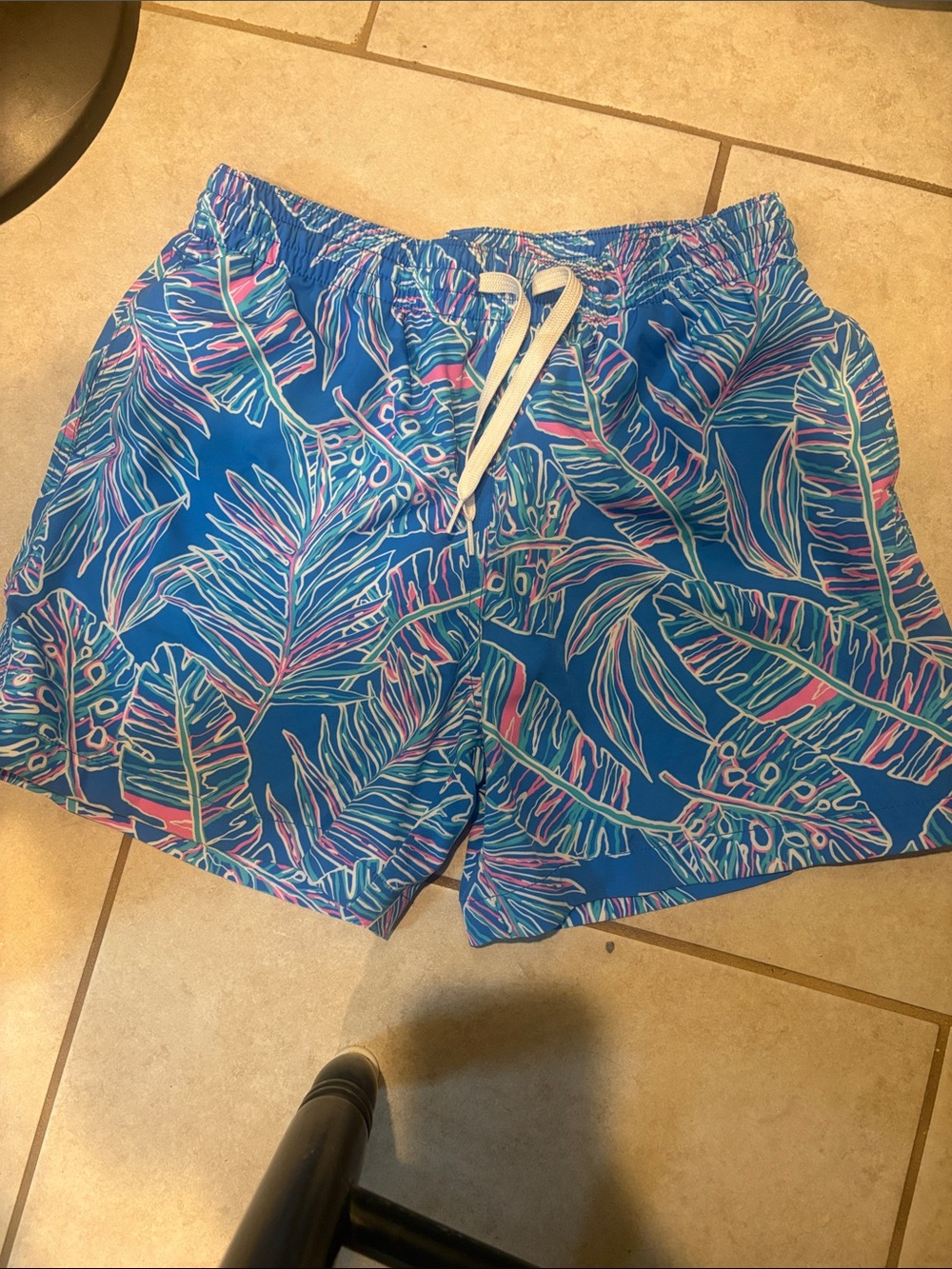 chubbies Blue Tropical Leaf Print Men's Shorts